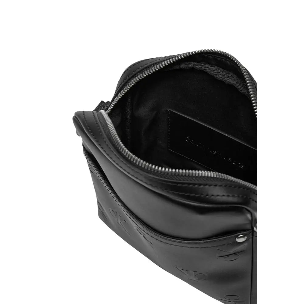 Sac messager calvin klein jeans noir en polyethylene avec logo embossé subtil en cuir noir style bandoulière