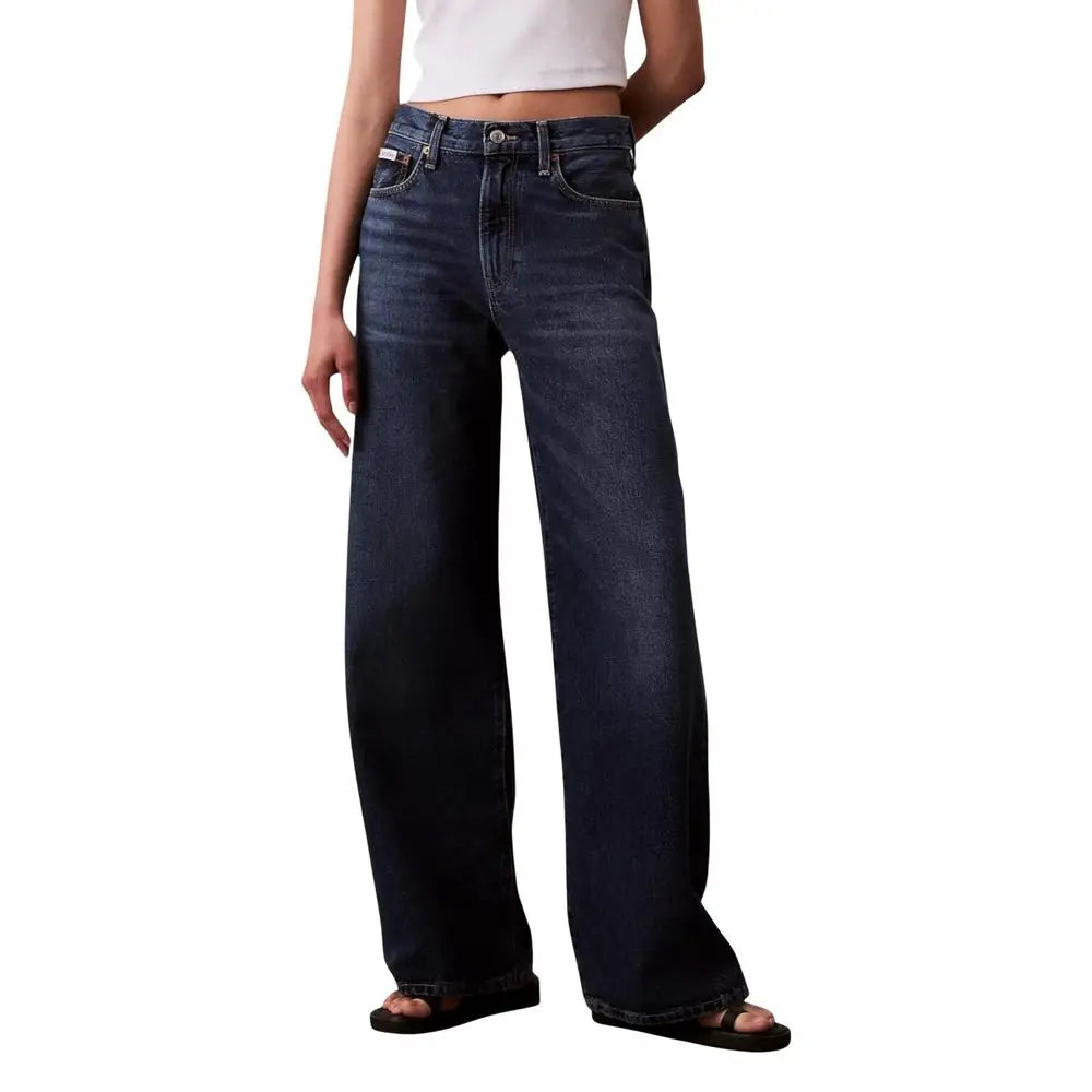 Jean bootcut bleu en coton recyclé calvin klein avec coupe large et cinq poches classiques en denim foncé