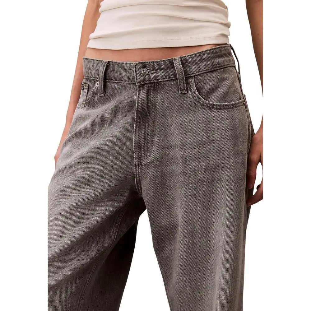 Jean boyfriend Calvin Klein gris en coton avec coupe décontractée et design classique cinq poches