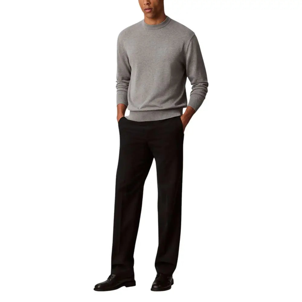 Calvin klein jeans sweat-shirt gris en coton avec texture douce en maille et poignets côtelés