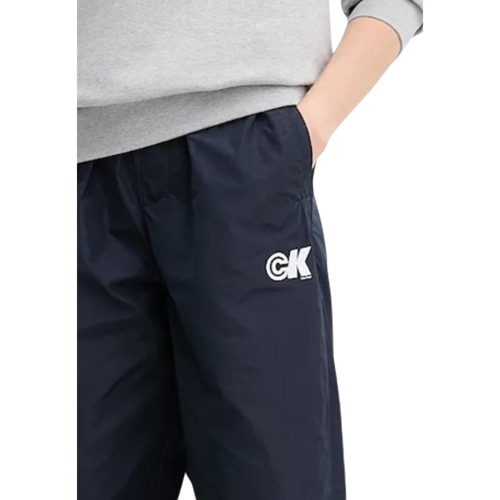 Pantalons de jogging recyclés en polyester bleu de Calvin Klein Jeans, confortables et adaptés à l'entraînement.