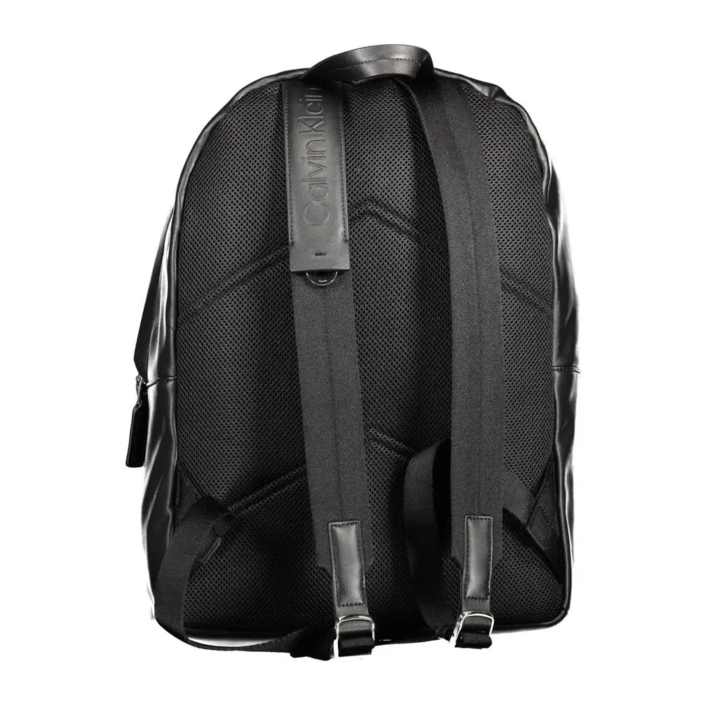 Sac à dos calvin klein nero polyester homme en cuir verni noir avec panneaux en mesh visible de dos