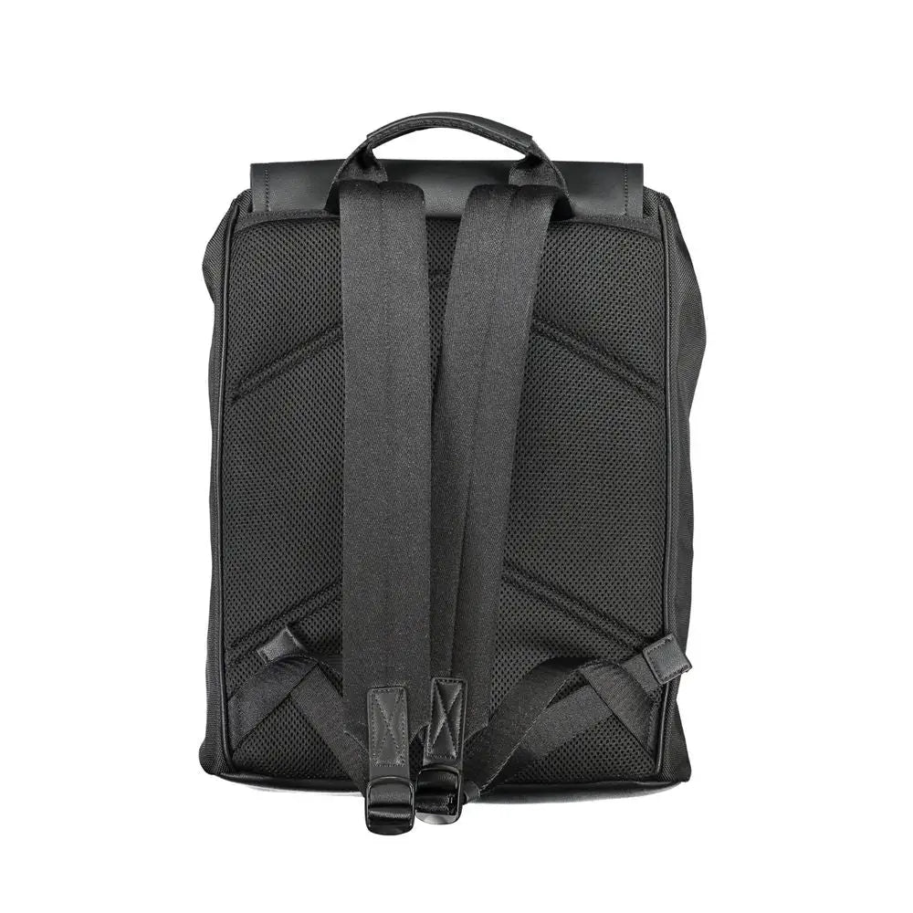 Sac à dos Calvin Klein nero pour homme en polyester noir avec dos en maille, bretelles réglables et poignée supérieure
