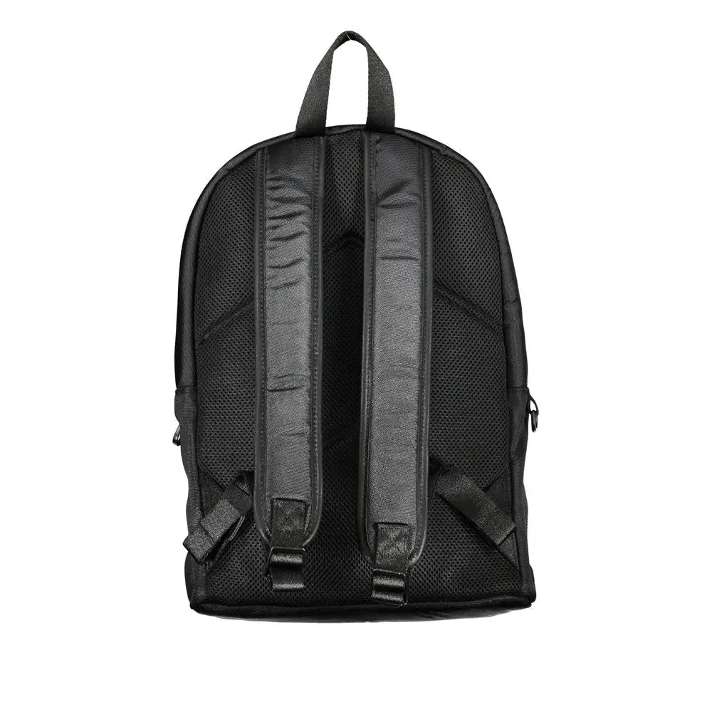 Sac à dos homme calvin klein nero en polyester noir avec panneau arrière en mesh et bretelles rembourrées