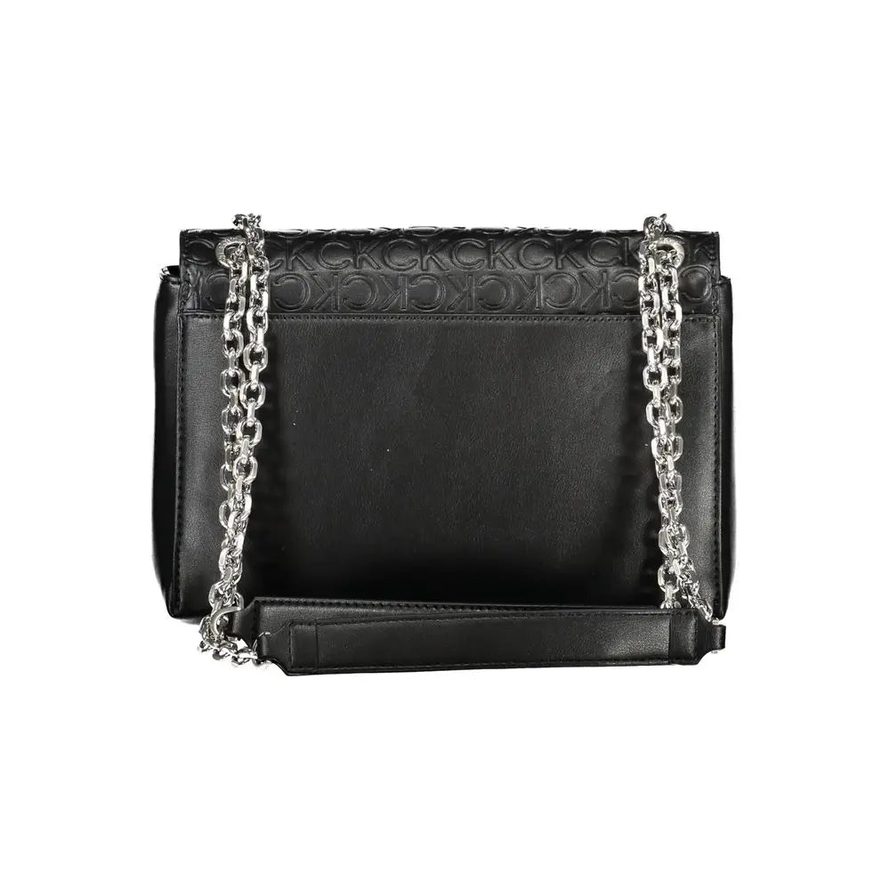 Sac bandoulière femme calvin klein nero en polyester noir avec chaîne argentée et logo embossé