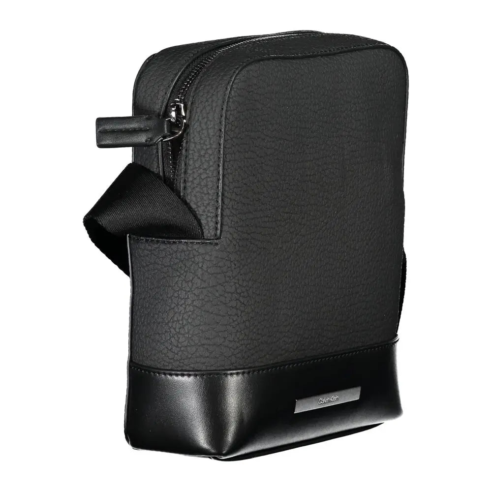 Sac bandoulière calvin klein noir avec dessus texturé et base en cuir lisse