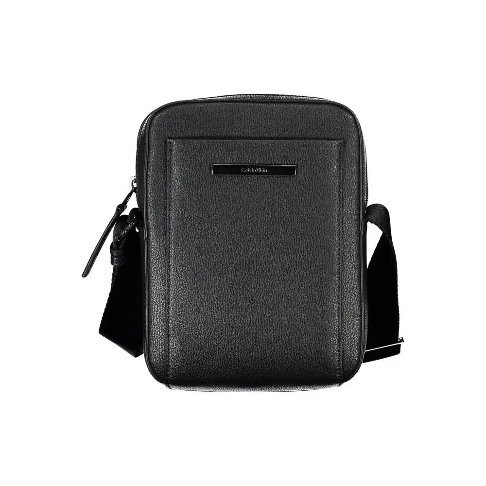 Calvin klein sac épaule noir élégant en cuir texturé avec une bandoulière réglable et logo discret