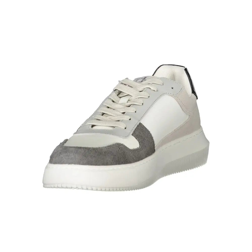 Calvin klein white polyethylene homme sneaker en cuir et suède blanc et gris avec lacets crème et semelle épaisse blanche
