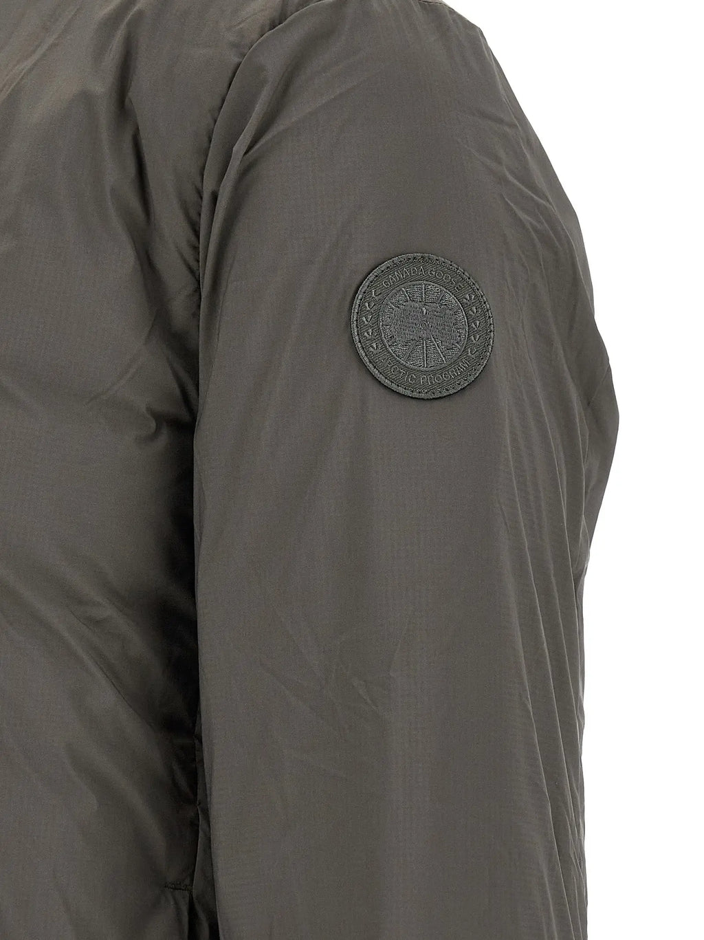 Veste matelassée canada goose bicolor en polyamide gris foncé avec écusson métallique circulaire sur lépaule