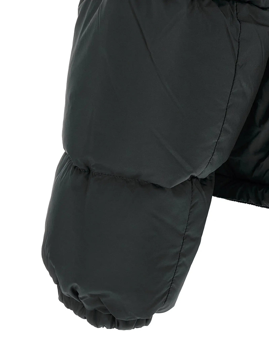 Manche de veste canada goose noire en polyamide avec matelassage et poignet élastiqué