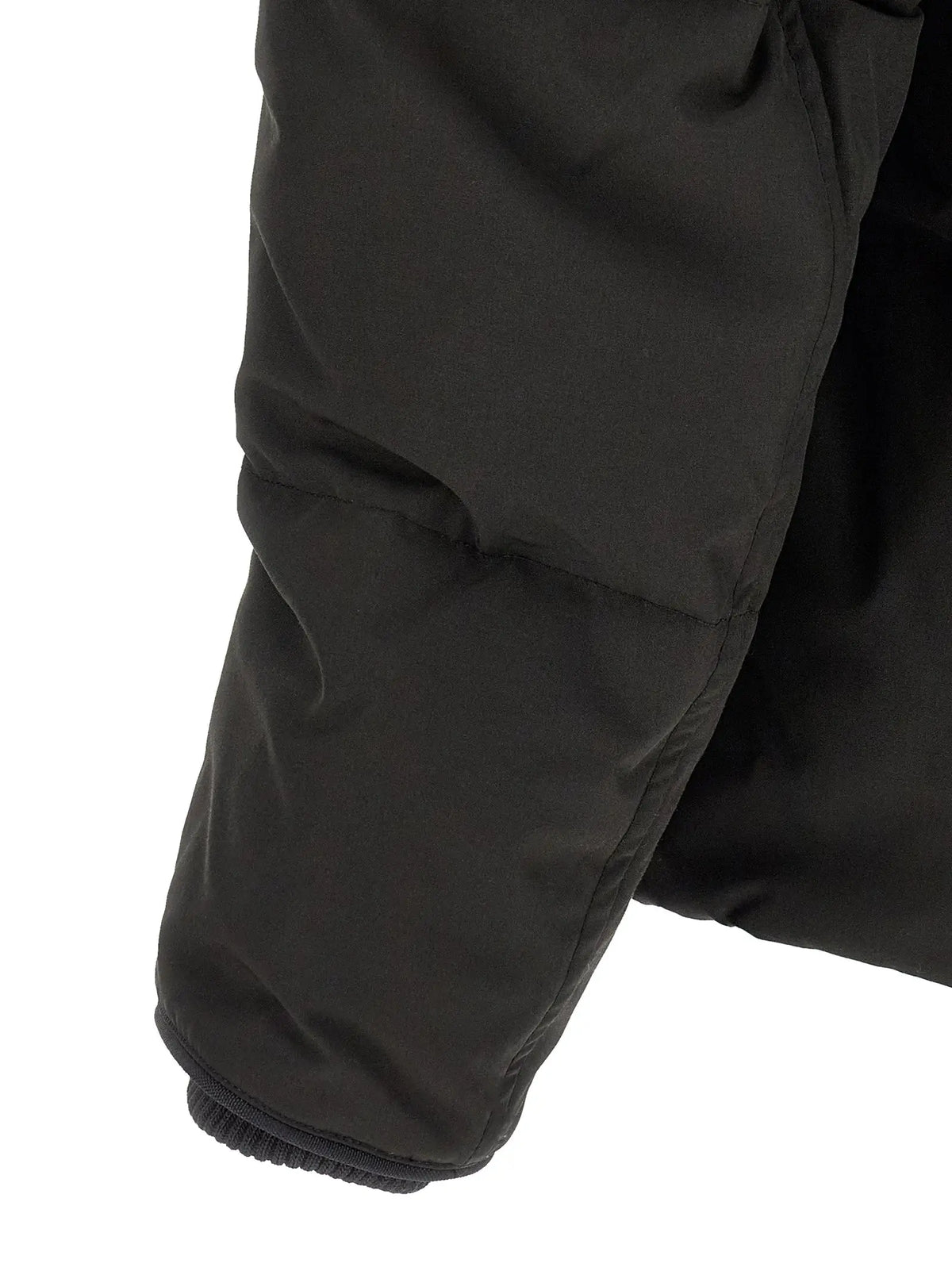 Manchon de veste puffer canada goose noire en polyester avec couture matelassée et poignet côtelé