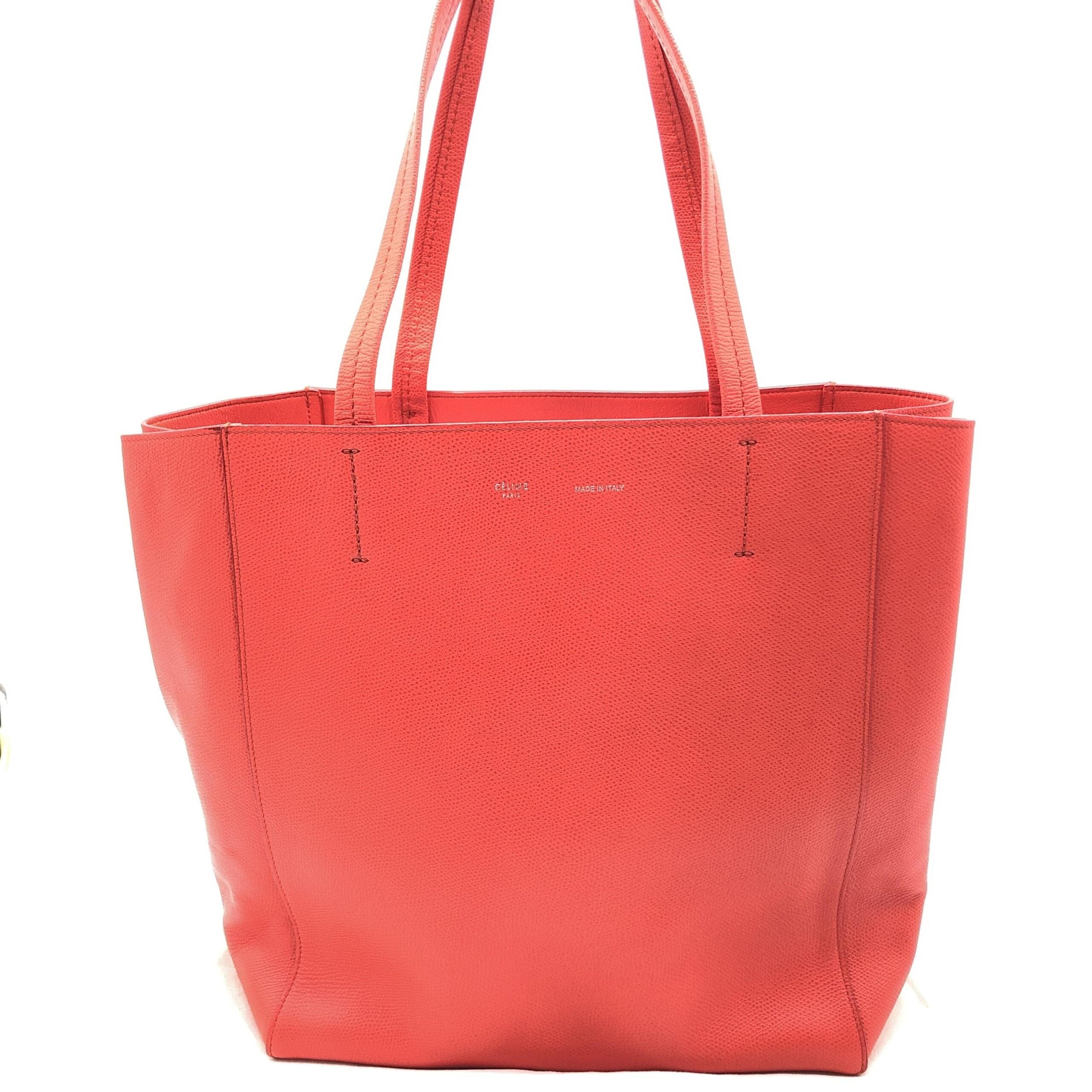 Sac cabas Celine Phantom en cuir grainé rouge, grand modèle avec poignées épaisses et design élégant.