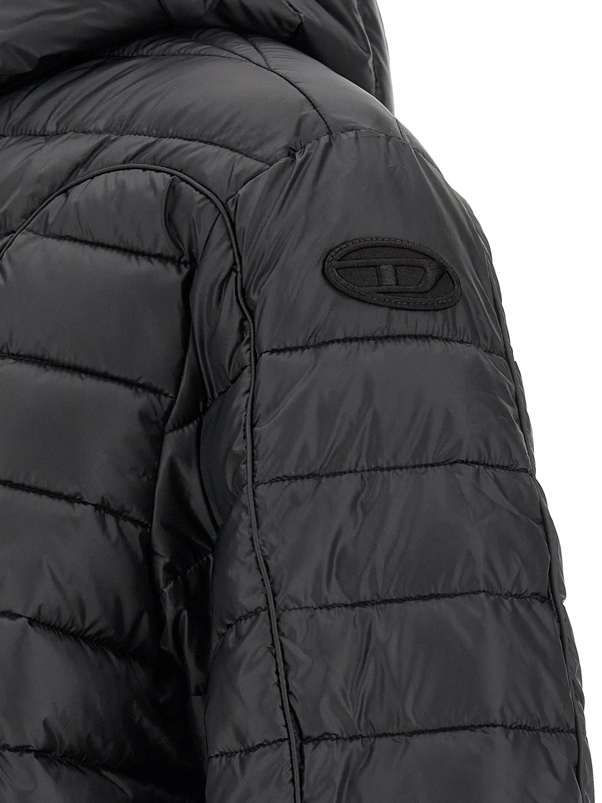 Veste longue diesel noire en polyester matelassée avec léger brillant et patch logo brodé sur lépaule