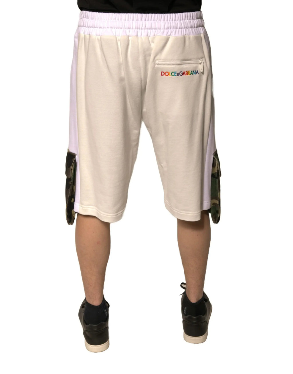 Shorts bermuda cargo homme beige en coton dolce & gabbana vue arrière avec poches camouflage et logo arc-en-ciel brodé