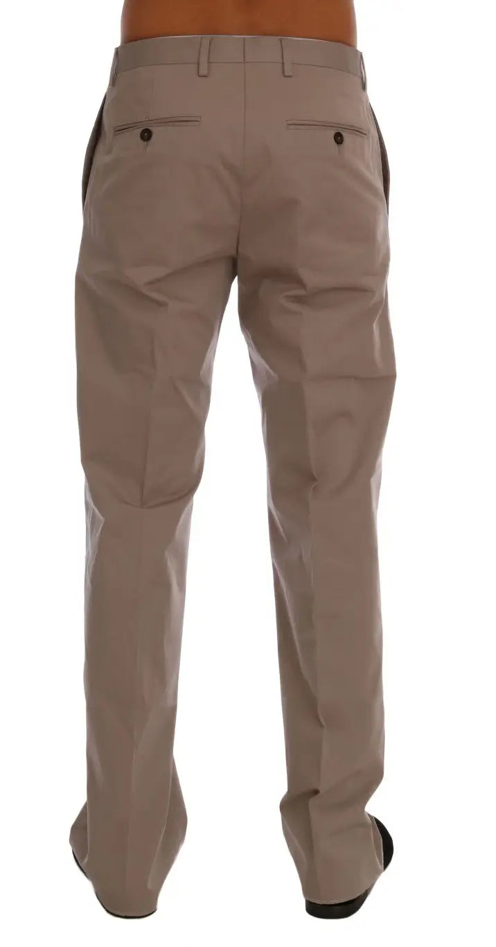 Pantalon chino beige dolce gabbana en coton stretch avec coupe classique vu de dos et poches arrière boutonnées marron foncé