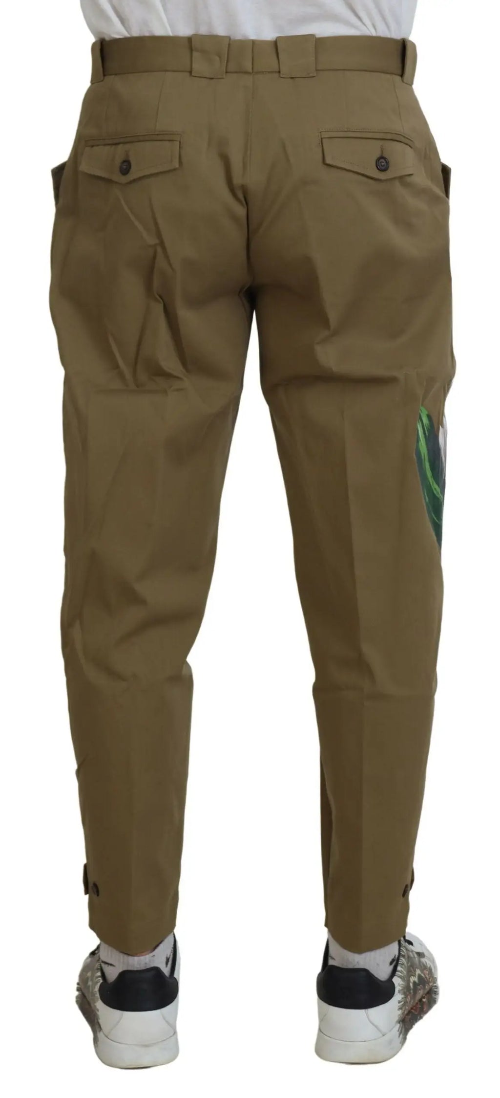 Pantalon chino beige en coton stretch dolce & gabbana vue arrière avec poches à rabat et patch vert feuillage