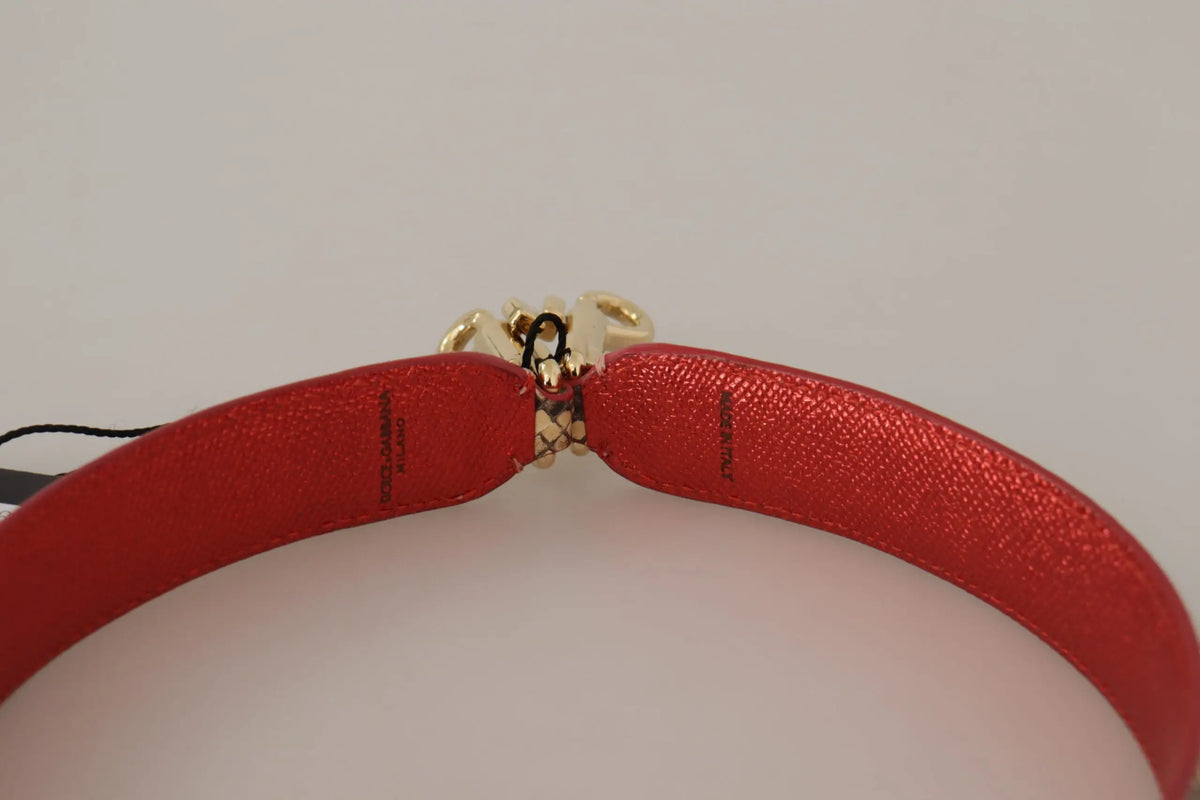 Ceinture en cuir rouge avec boucle métallique dorée entrelacée pour bandoulière beige en cuir exotique dolce & gabbana