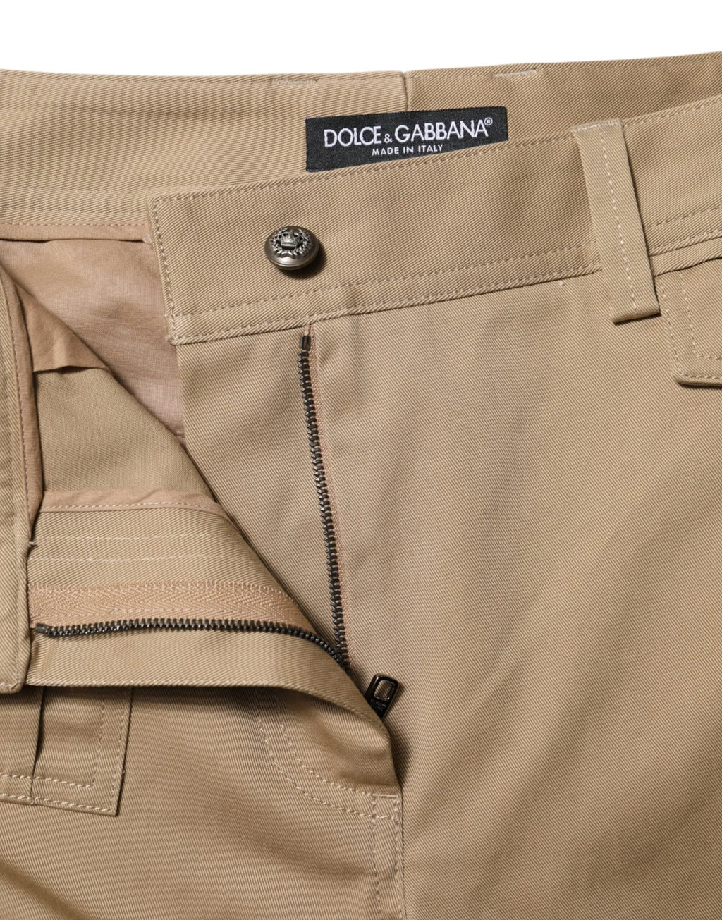 Pantalon beige dolce gabbana en coton chino taille mi-haute avec étiquette noire et bouton argenté
