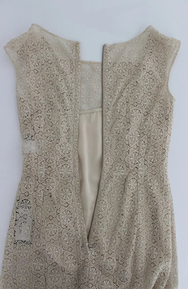 Robe fourreau en coton beige dolce & gabbana avec dentelle sans manches motif circulaire et doublure satin visible au dos