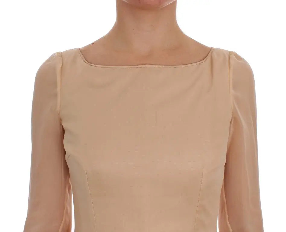 Dolce & gabbana robe longue en soie beige avec haut à manches longues plissé et encolure carrée