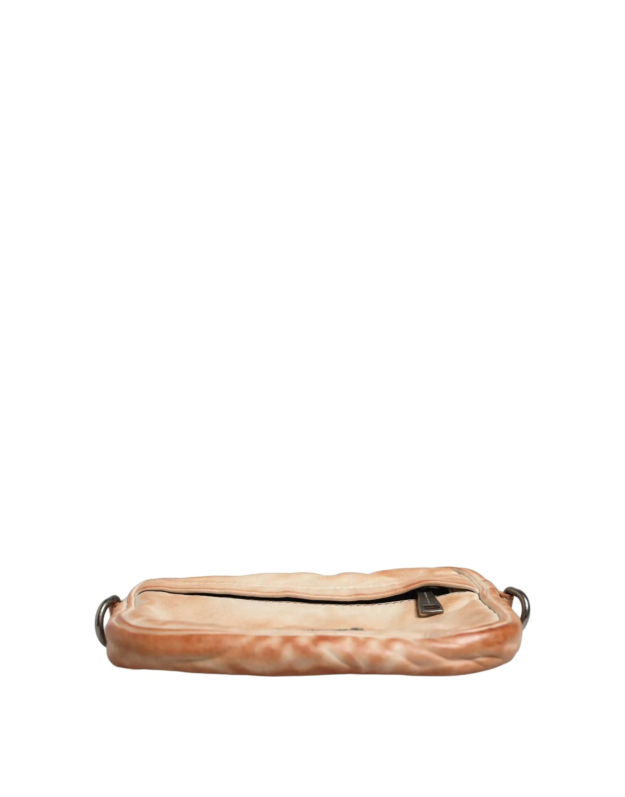 Pochette homme dolce & gabbana beige en cuir vintage distressed avec fermeture éclair et anneaux métalliques