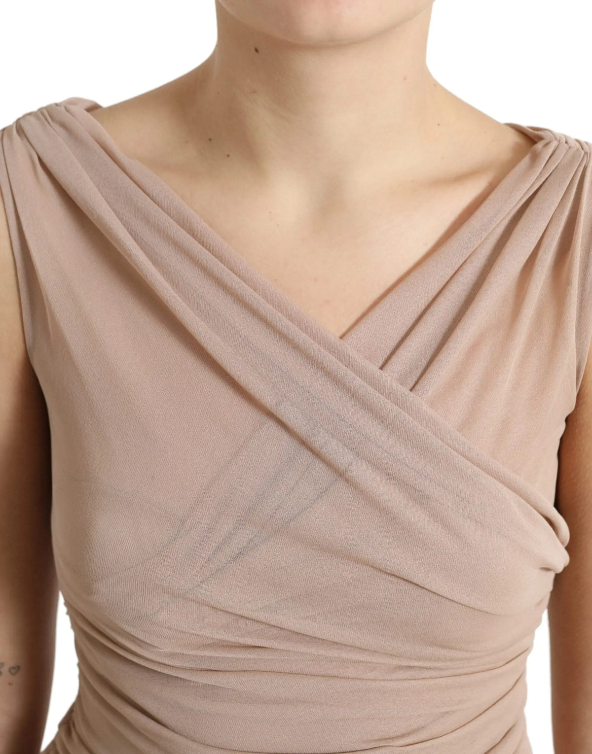 Robe beige sans manches en viscose dolce et gabbana avec encolure drapée et corsage froncé