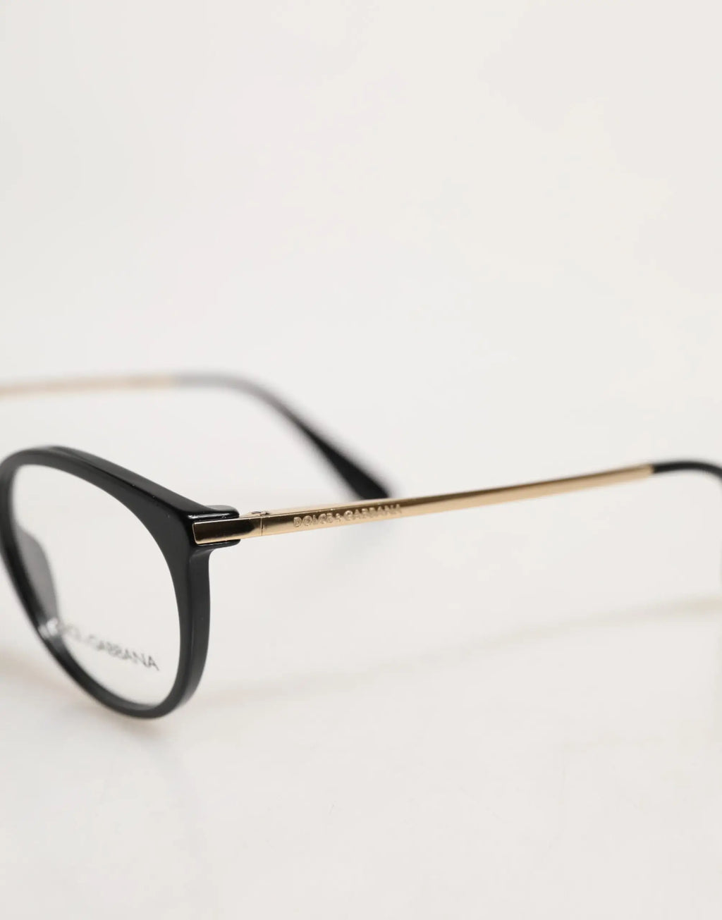 Lunettes de lecture dolce & gabbana à monture œil de chat noire en acétate avec cadre noir et or design moderne