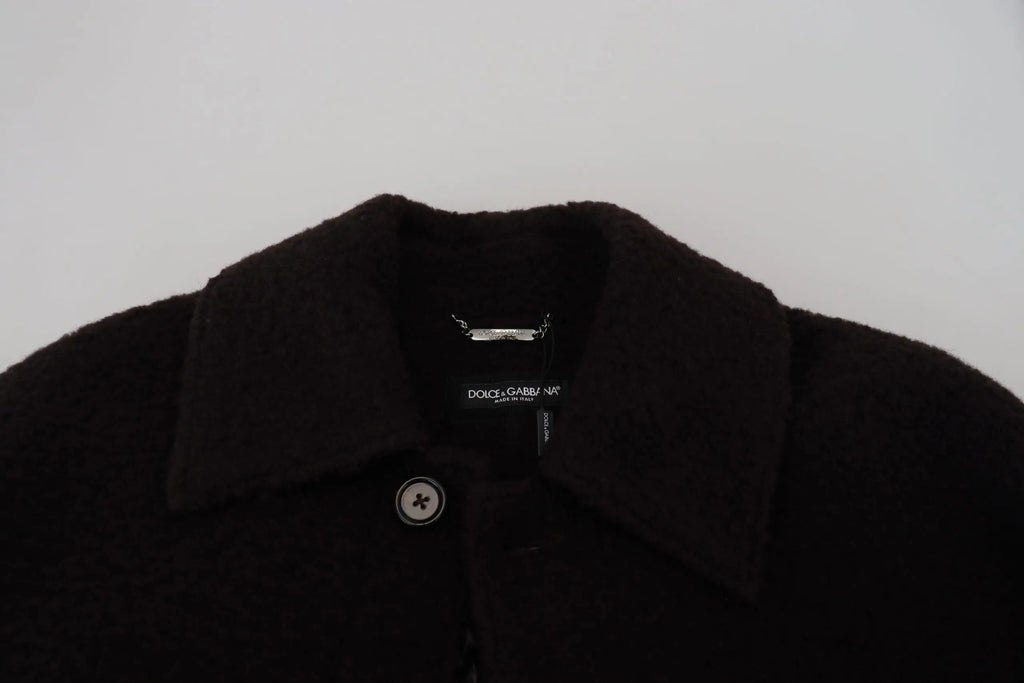 Dolce gabbana manteau noir en alpaga avec col en peluche et un bouton au niveau du col