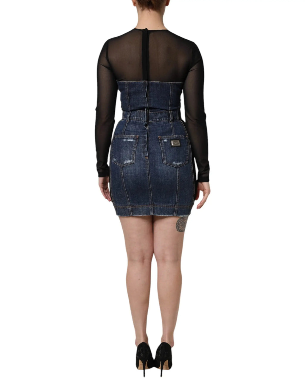 Vue arrière dune robe mini en denim noir et bleu dolce & gabbana avec manches longues et ceinture taille haute