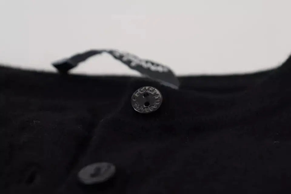 Bouton noir avec finition métallique argentée et détails gravés sur cardigan slim dolce & gabbana en laine