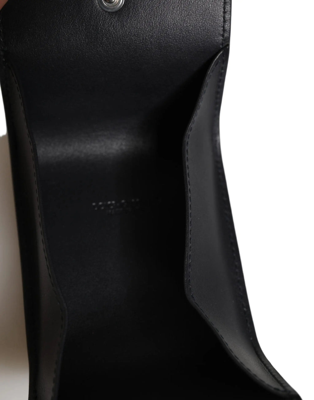 Portefeuille noir en cuir de veau dolce gabbana avec logo imprimé design minimaliste et coutures précises