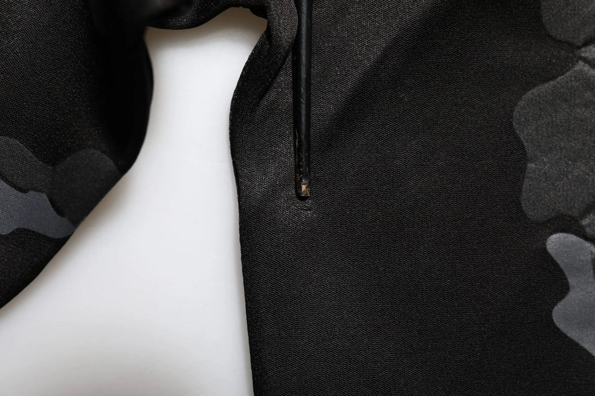 Tissu camouflage noir avec fermeture éclair visible sur la couture du sweatshirt dolce & gabbana pullover