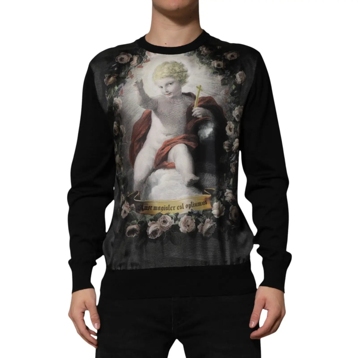 Sweatshirt noir dolce gabbana en cachemire avec imprimé baroque d un chérubin entouré de roses et d une bannière ornée