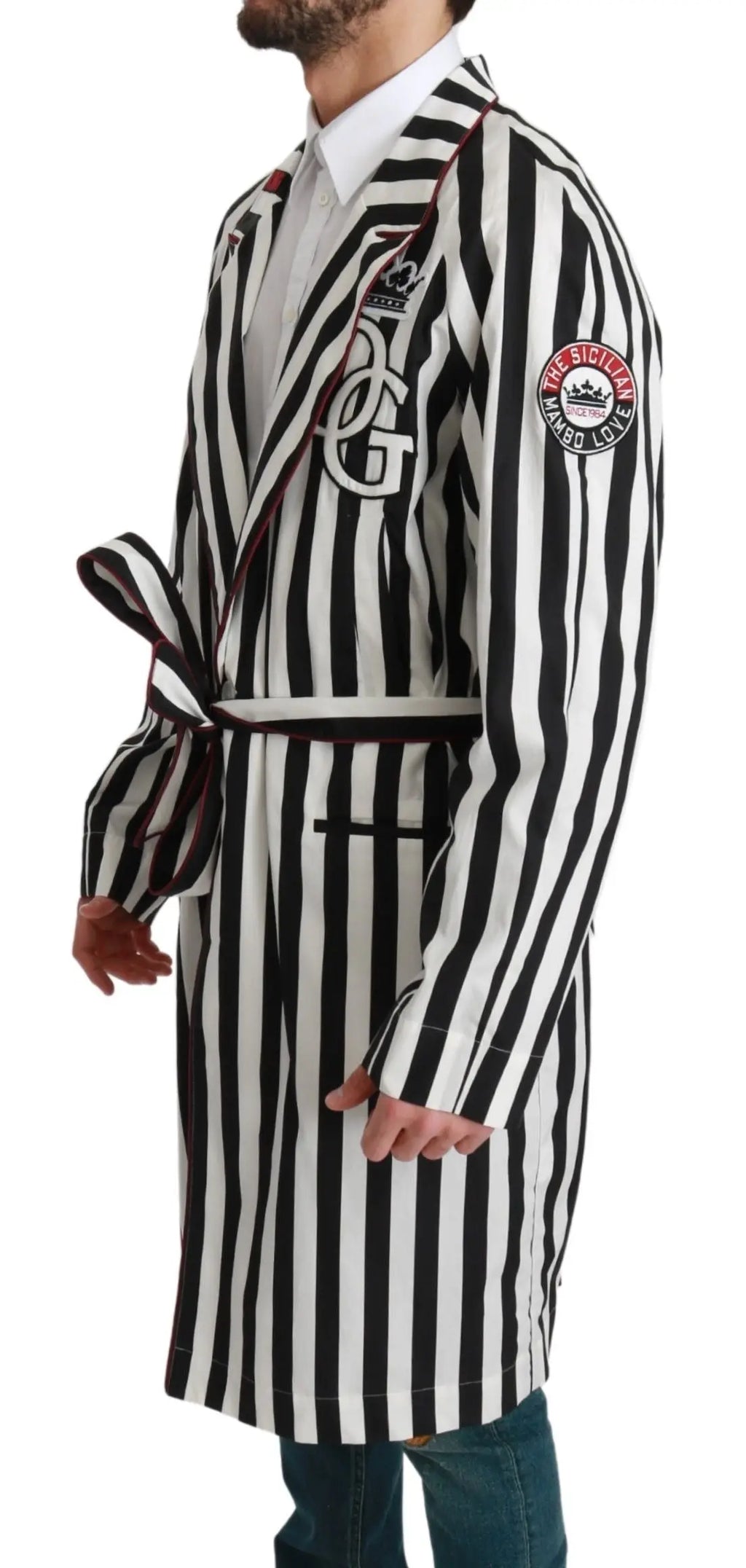 Dolce & gabbana robe de nuit noire et blanche en coton à rayures verticales avec ceinture rouge et logos brodés
