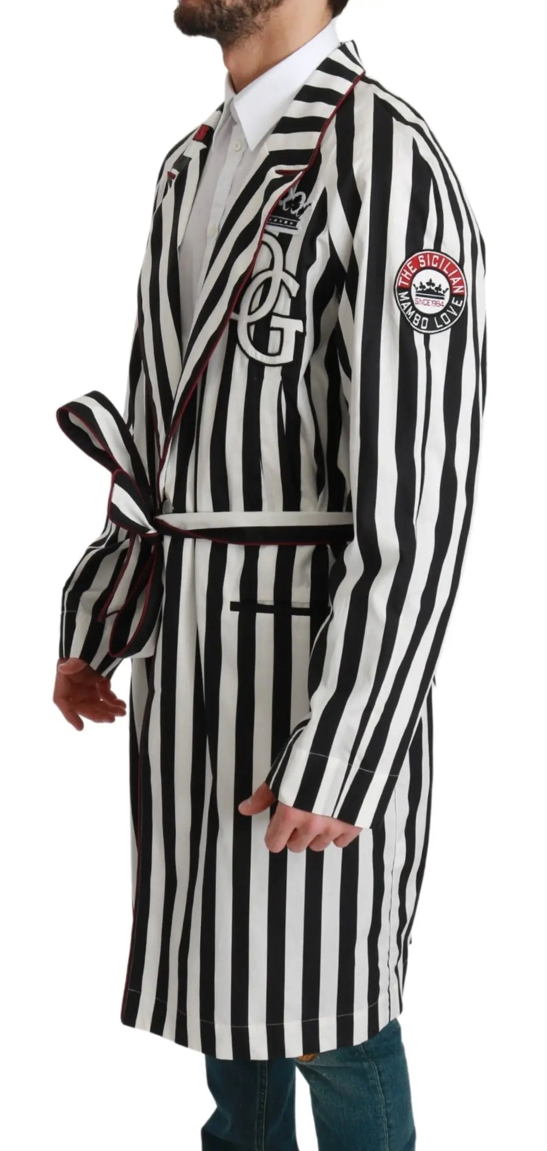 Dolce & gabbana robe de nuit noire et blanche en coton à rayures verticales avec ceinture rouge et logos brodés