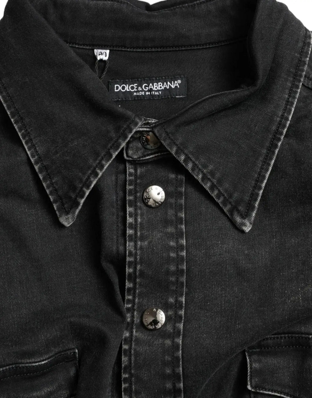 Chemise denim noire en coton dolce & gabbana avec boutons argentés et étiquette dans le col