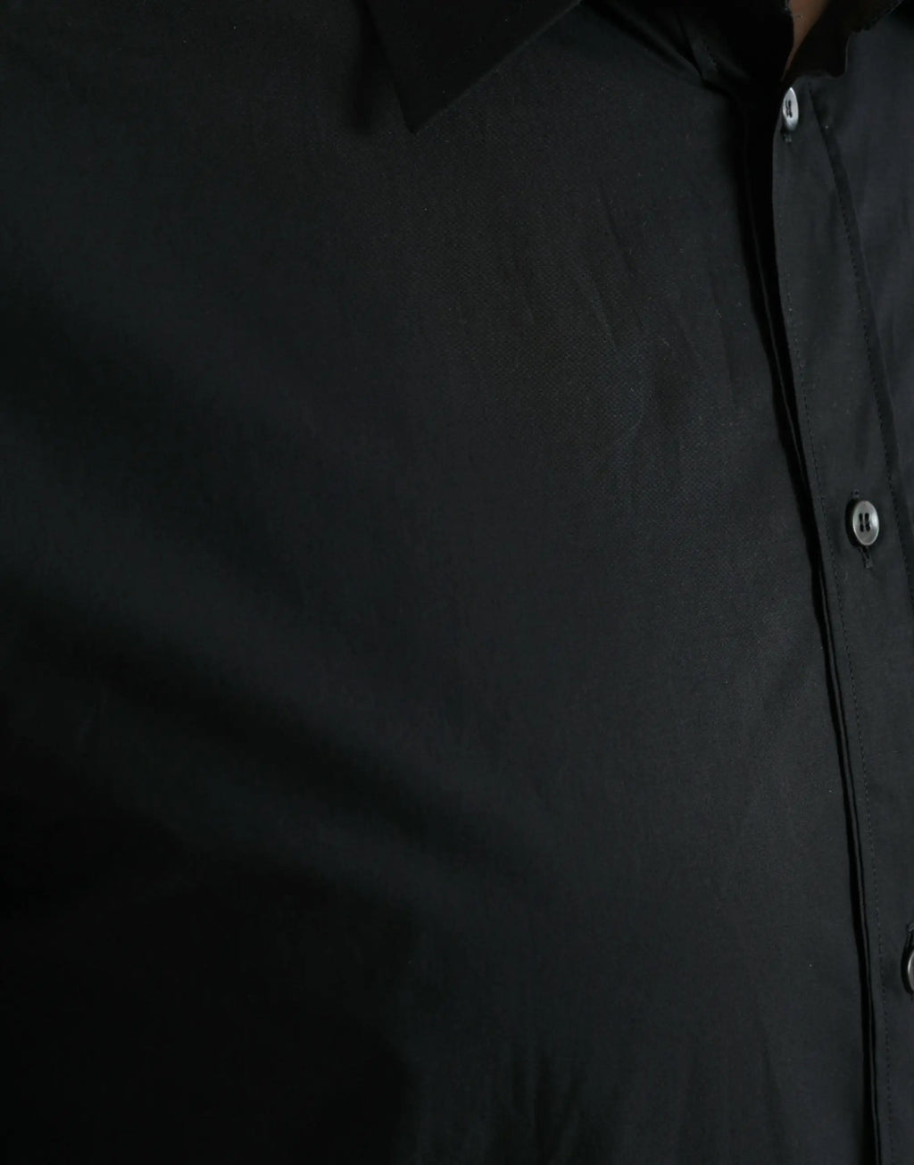 Dolce & Gabbana chemise homme formelle noire en coton avec col structuré et texture subtile pour occasions habillées