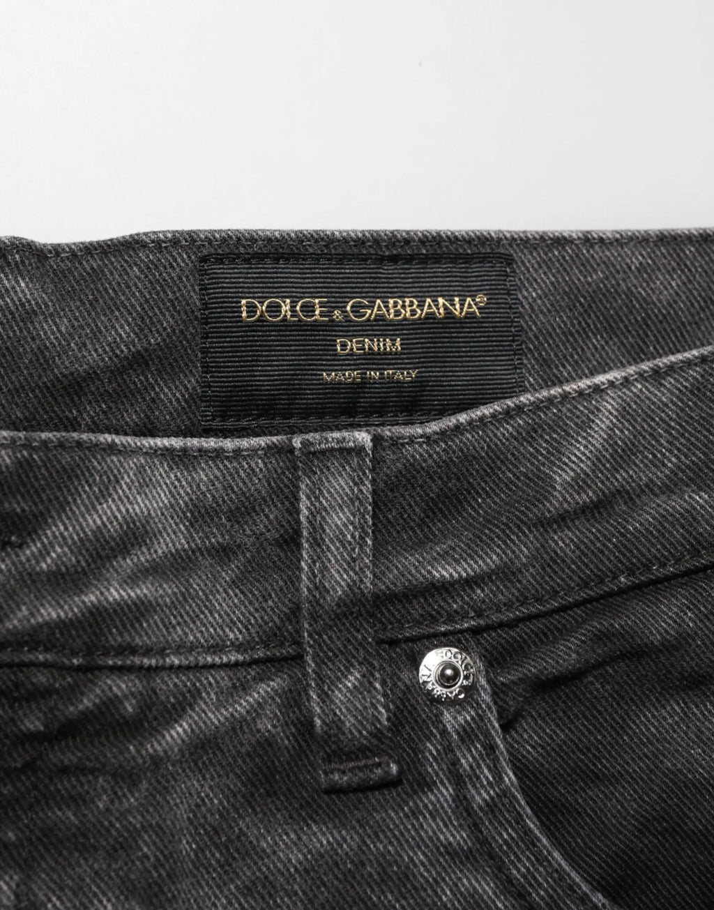 Jean bermuda pour homme dolce gabbana en denim coton noir avec étiquette noire et lettrage doré made in italy