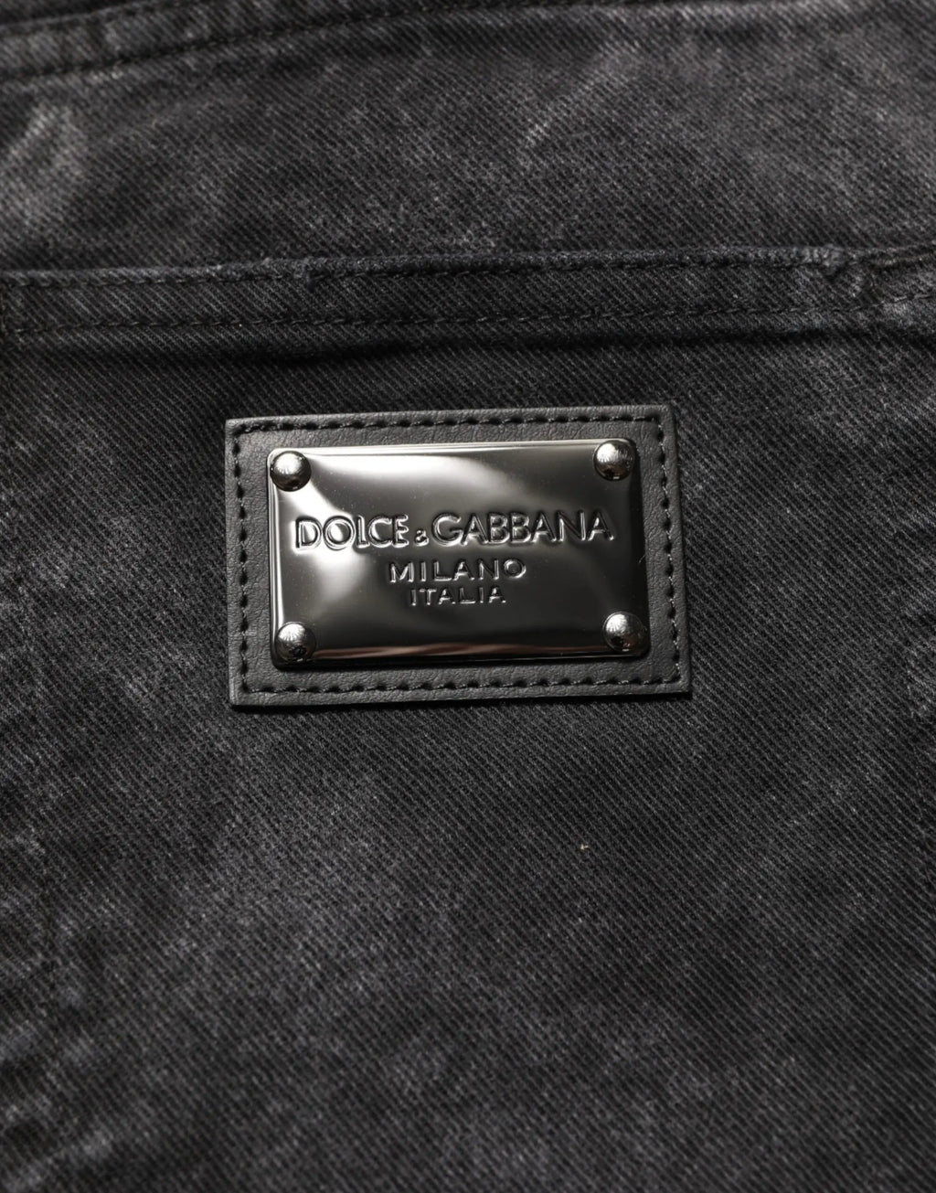 Tissu denim noir en coton avec plaque métallique dolce & gabbana milano italia bermuda homme taille mi-haute
