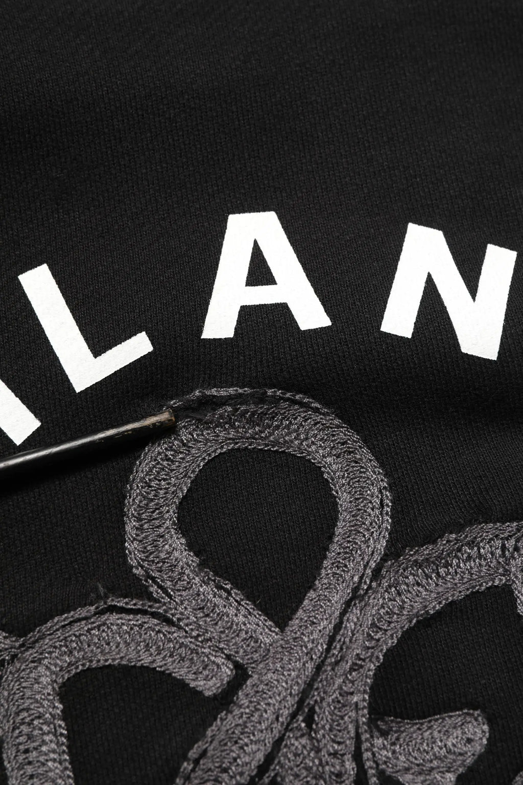 Sweatshirt noir en coton dolce & gabbana avec lettrage blanc lan et logo gris brodé detailed