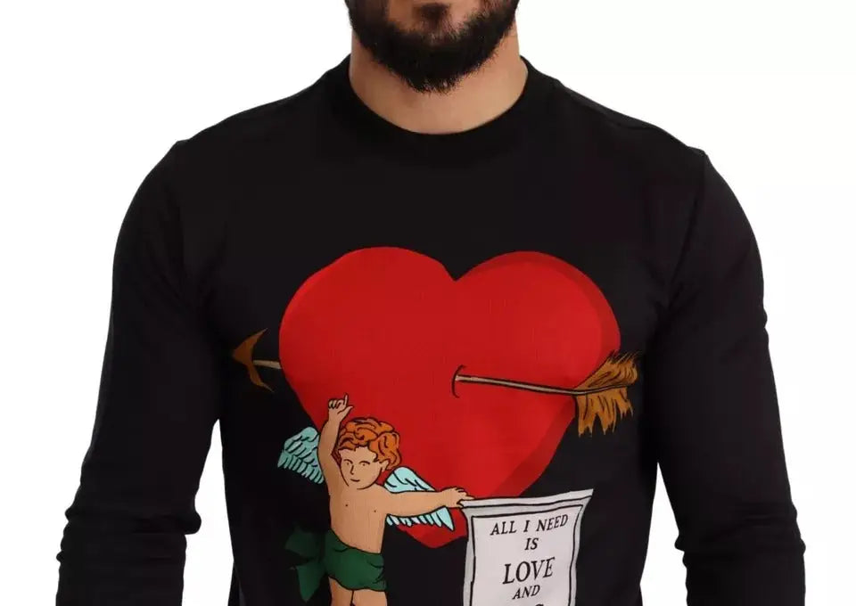 Sweatshirt dolce & gabbana noir à manches longues avec un cœur rouge vif percé par une flèche tenu par cupidon et texte love