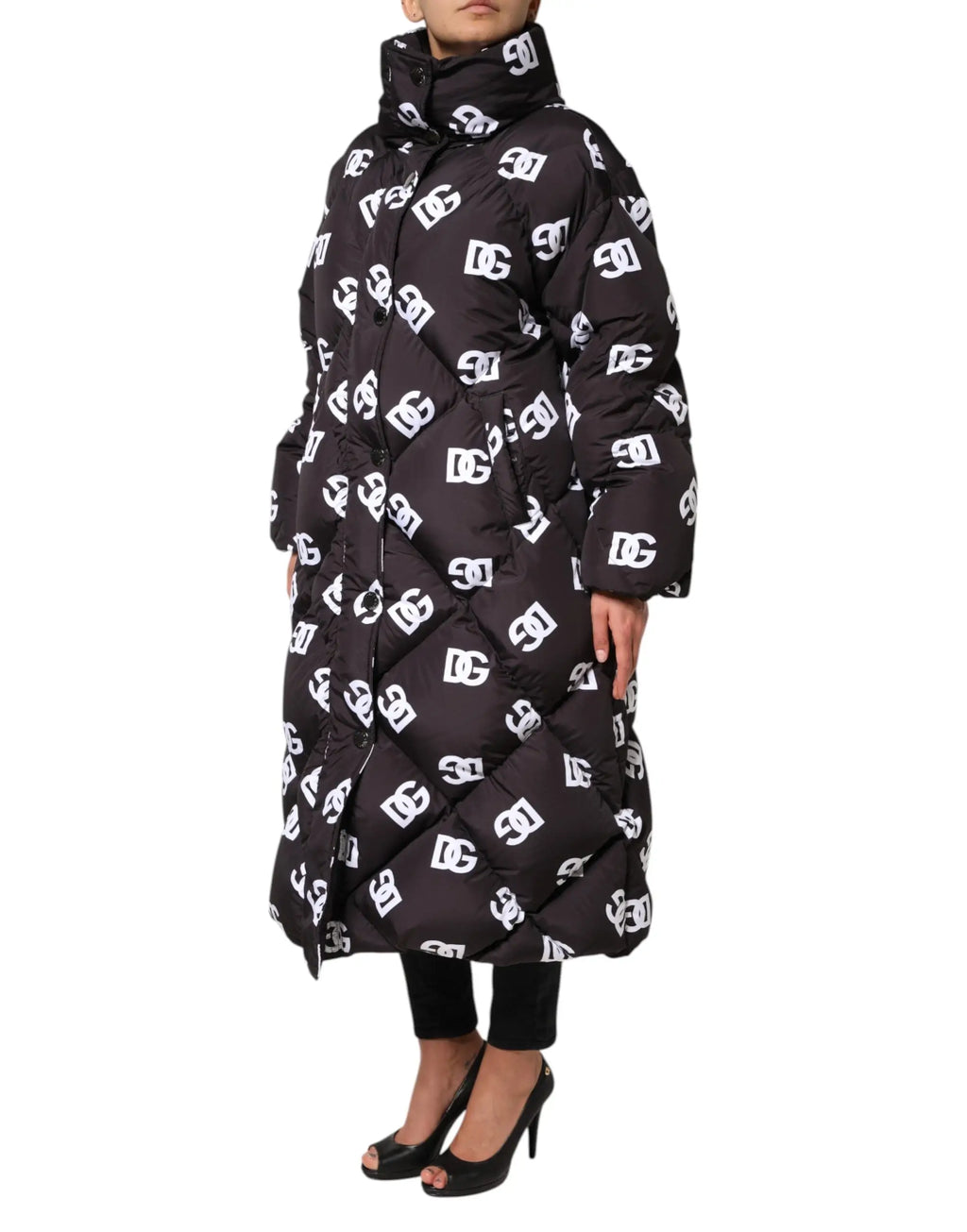 Dolce & gabbana manteau long en duvet noir avec motif logo dg blanc en tissu matelassé