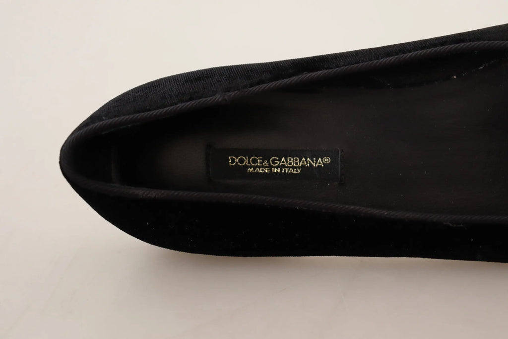 Chaussure plate noire dolce & gabbana en velours avec patch sacré coeur et savoir-faire italien minimaliste
