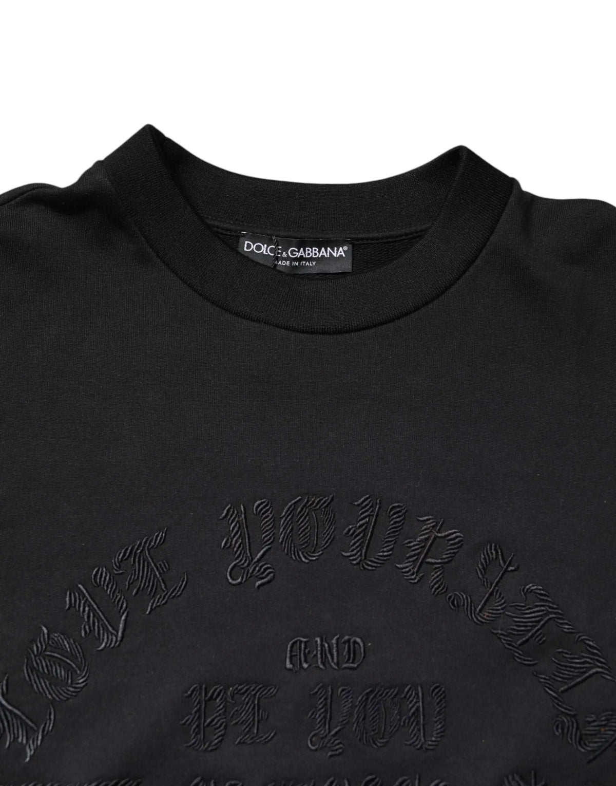 Dolce gabbana pull noir à col rond avec broderie texturée love yourself and be you en fil foncé