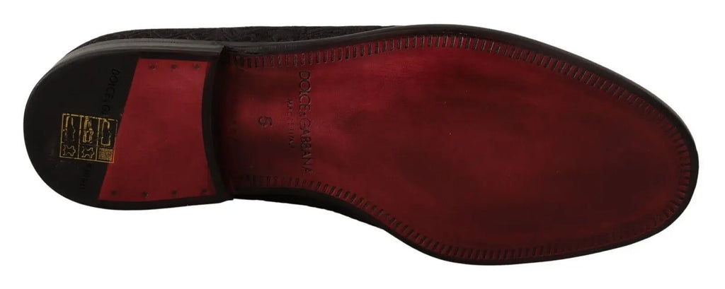 Vue arrière de mocassins dolce & gabbana noirs en brocart floral avec semelle en caoutchouc rouge embossée au talon