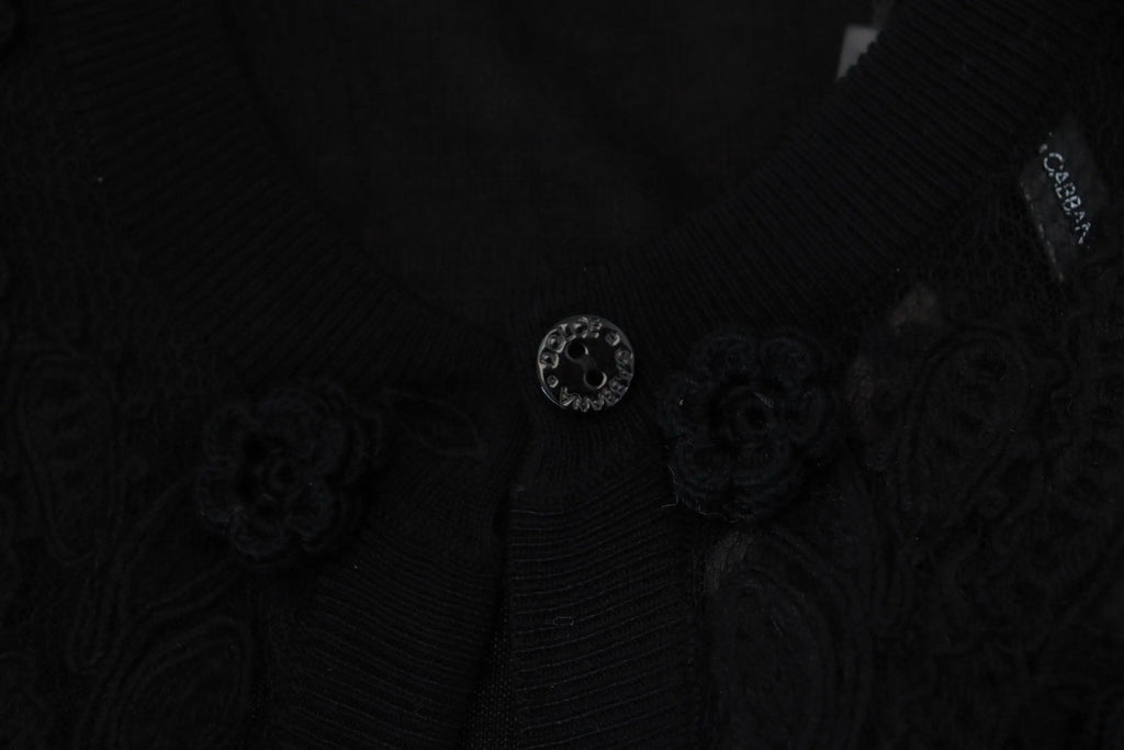 Bouton argenté orné de cristaux sur cardigan en dentelle noire à motif floral dolce & gabbana
