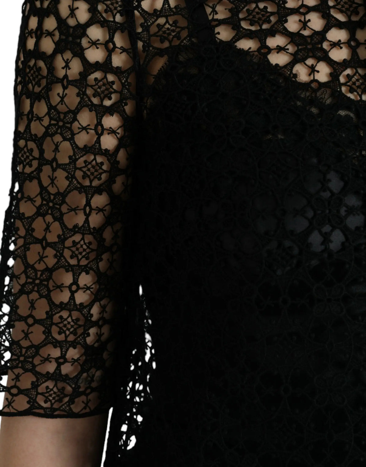 Dolce & gabbana blouse noire en dentelle florale à manches courtes avec motifs géométriques et floraux détaillés
