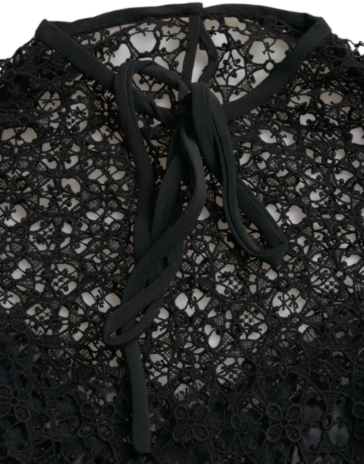 Blouse Dolce & Gabbana noire en dentelle florale avec manches courtes et nœud à lencolure