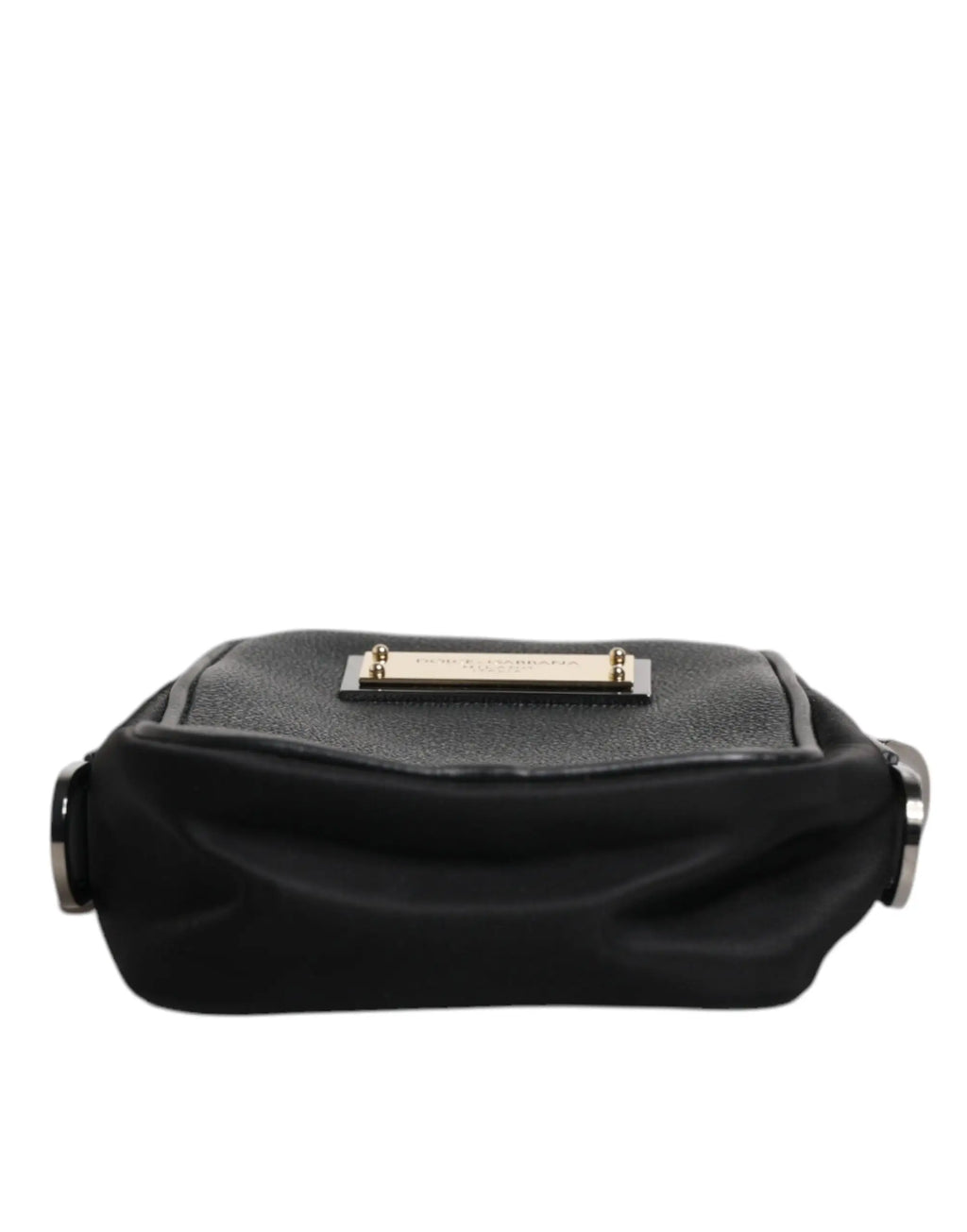 Sac ceinture noir en cuir grainé dolce gabana avec plaque logo dorée et quincaillerie argentée
