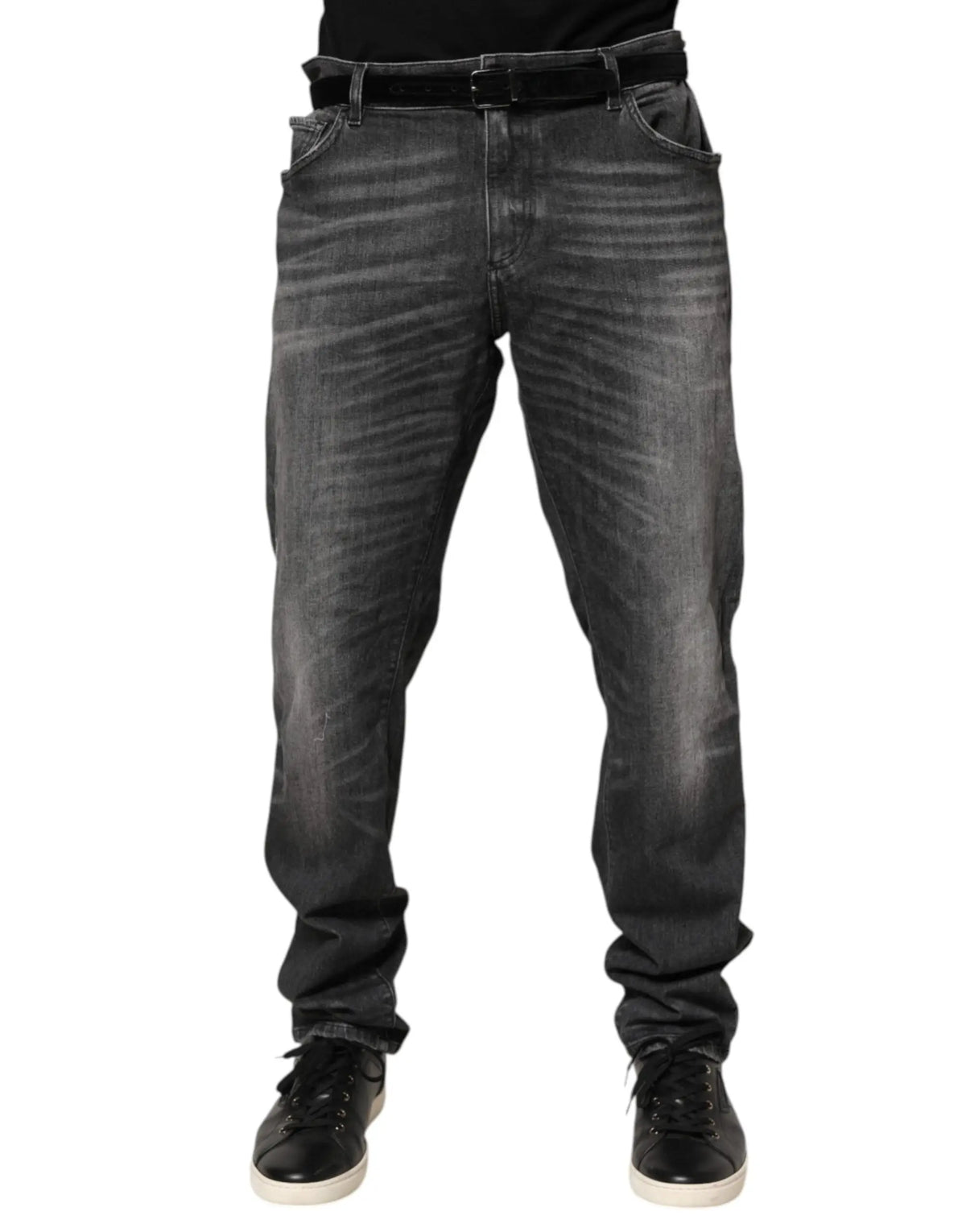 Jean slim droit dolce & gabbana denim gris foncé avec légère décoloration ceinturé et baskets noires